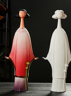 人物美女家居客厅德化结婚礼品