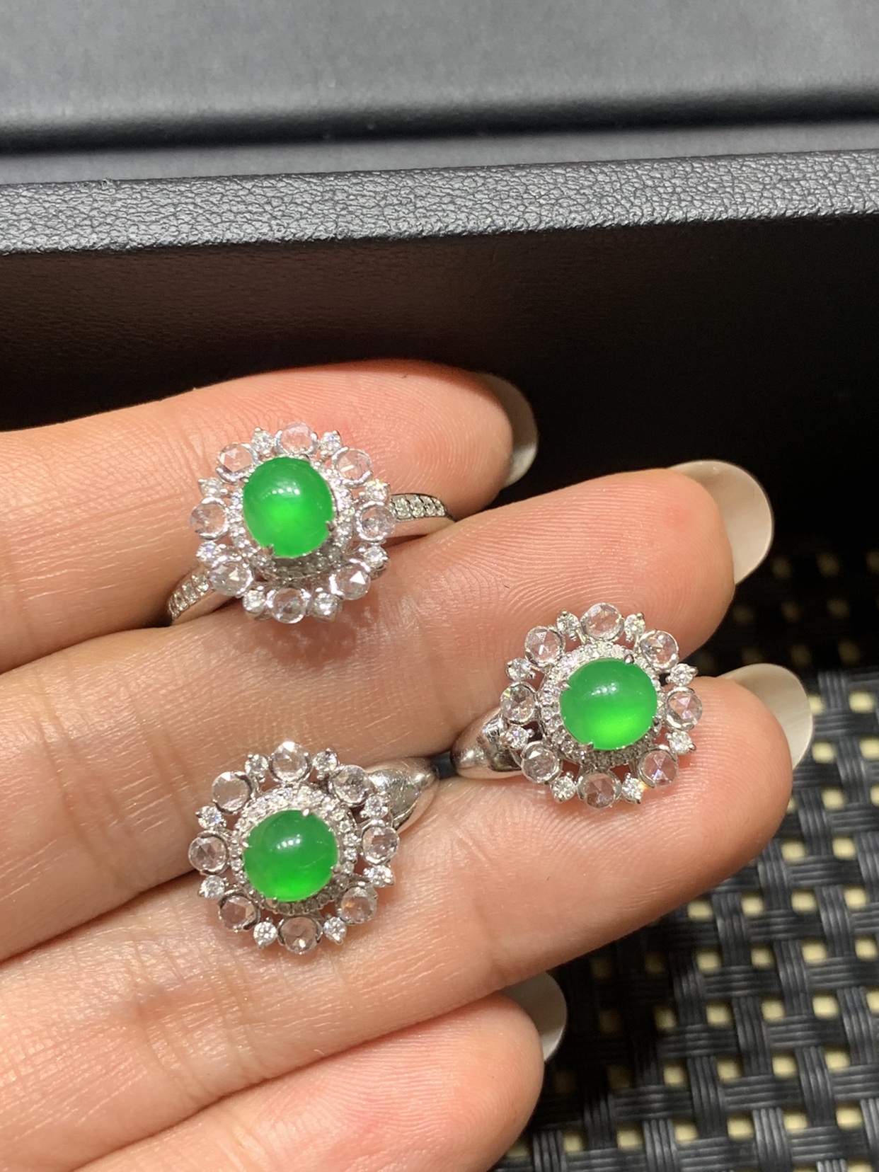 翡翠戒指耳包三件套