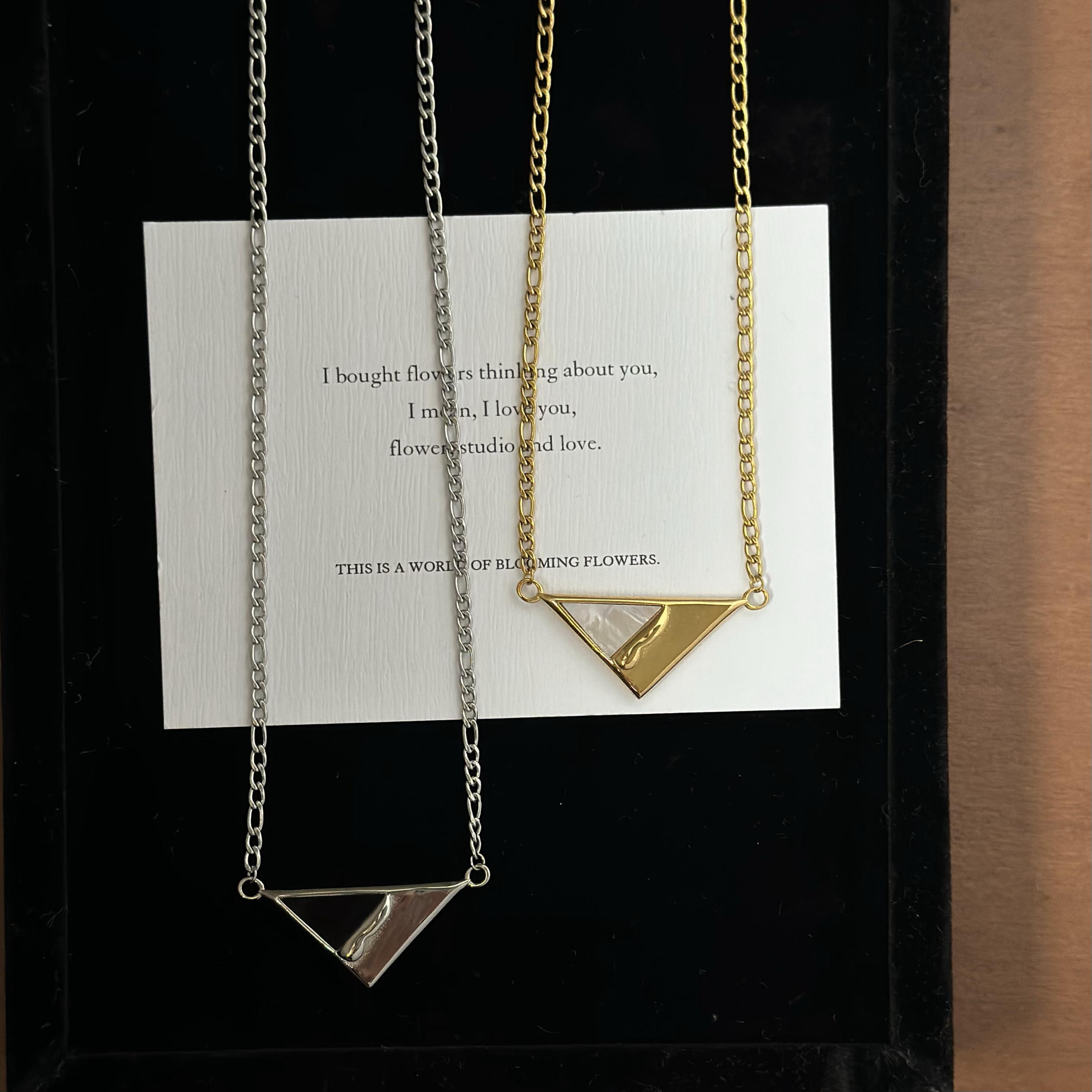 钛钢不掉色项链三角形男女小众设计毛衣链锁骨链三角贝壳韩卫衣链