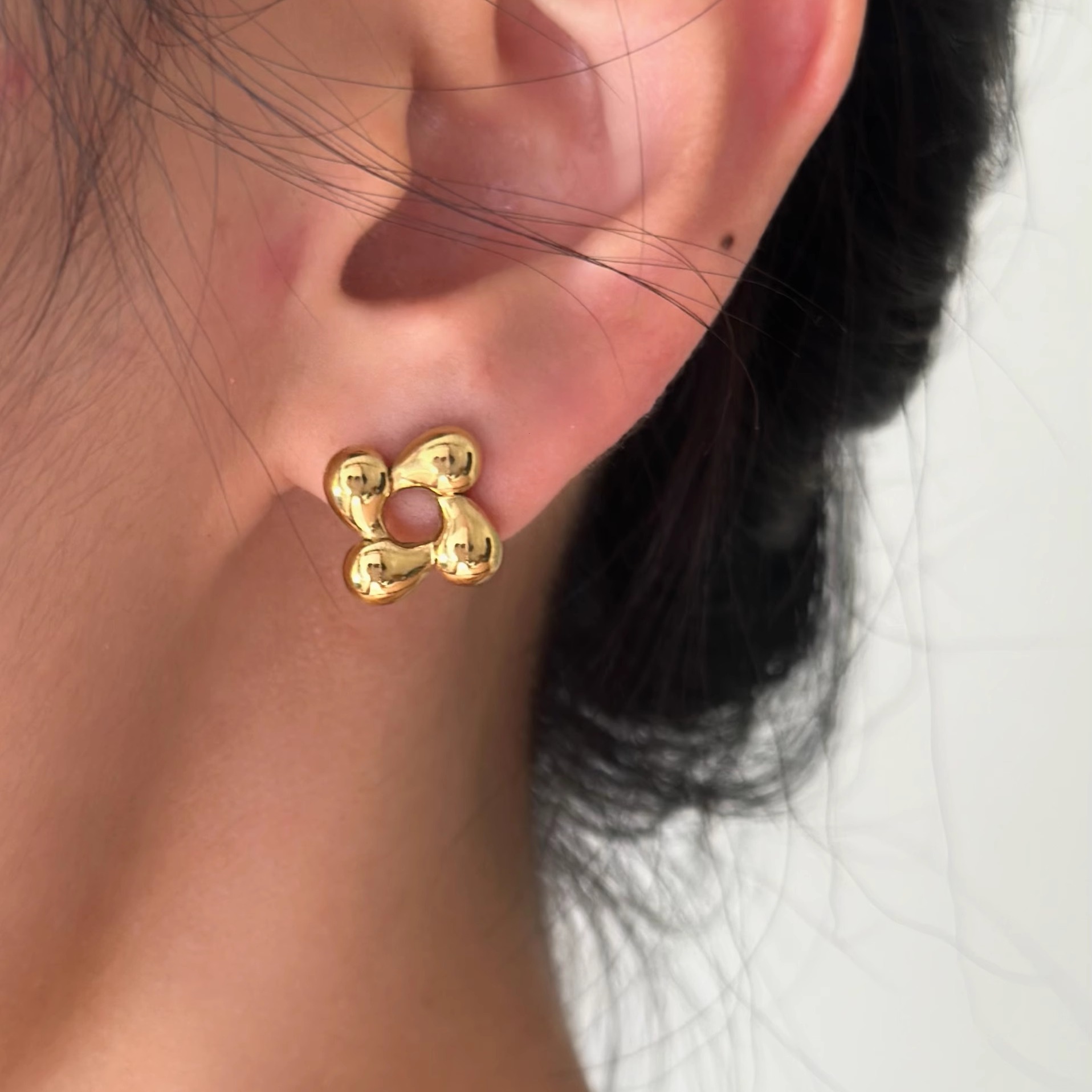 734号钛钢耳钉复古四方极简金色小花重工球球耳环百搭通勤日常