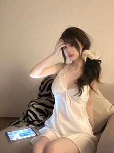 indulgeme维纳斯的诞生*法式性感睡衣春夏冰丝纯欲带胸垫吊带睡裙