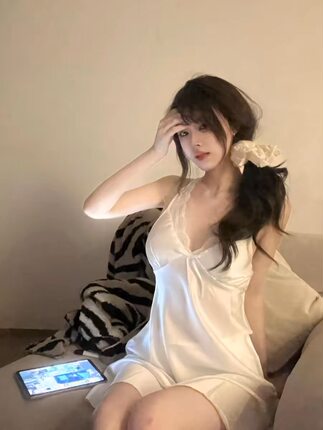 indulgeme维纳斯的诞生*法式性感睡衣春夏冰丝纯欲带胸垫吊带睡裙