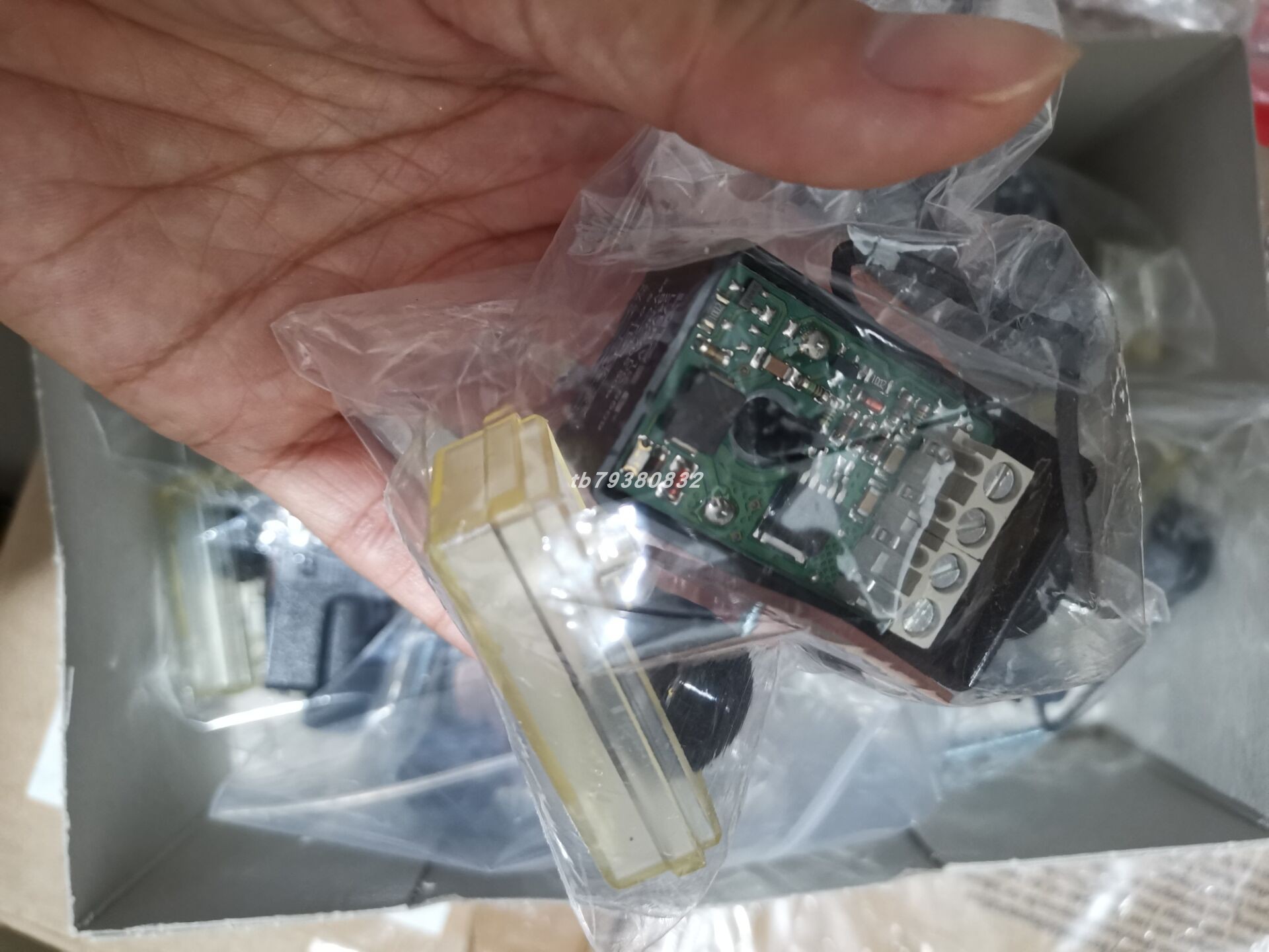 L+BGEL2010VN01024YCR0S