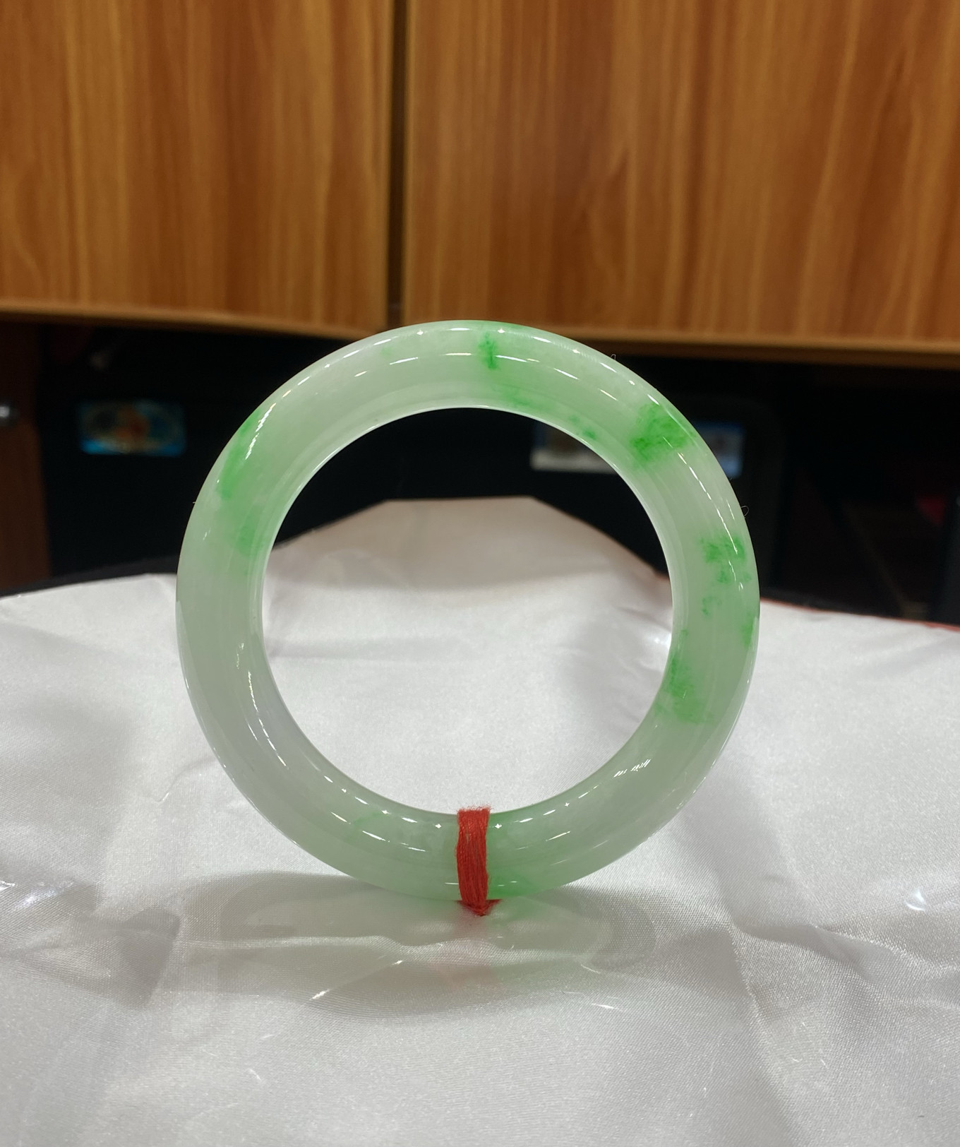 缅甸天然翡翠手镯老坑种辣色正阳绿手镯圆条手幅a货翡翠玉手镯子