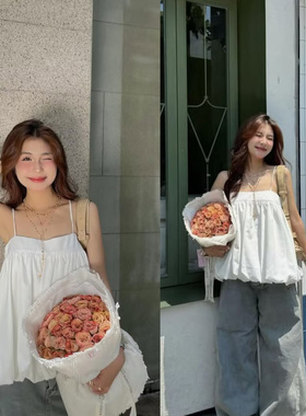 宁静白桃法式甜美温柔花苞蓬蓬吊带宽松度假休闲纯欲减龄气质上衣