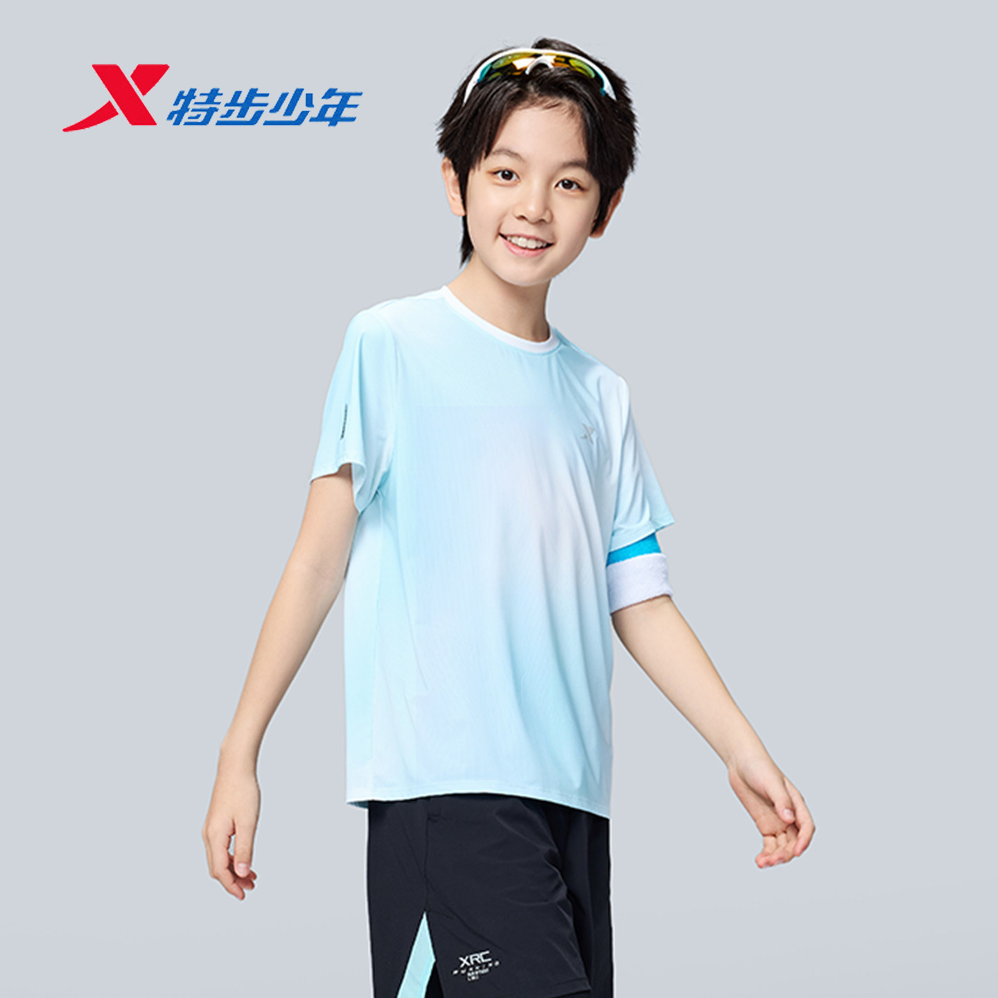 特步儿童运动短袖T恤男大童2026夏季跑步训练透气凉感针织衫短袖