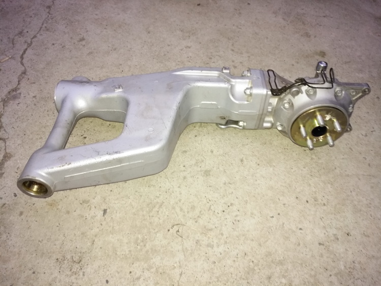 后摇臂 适用于金翼1800后平叉 适用于GL1800后平叉 后摇臂