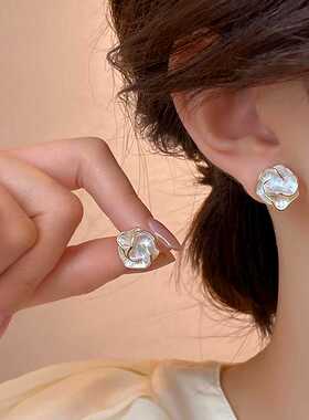 夏季新款山茶花耳钉女2025时尚简约耳饰防过敏轻奢高级感气质耳环