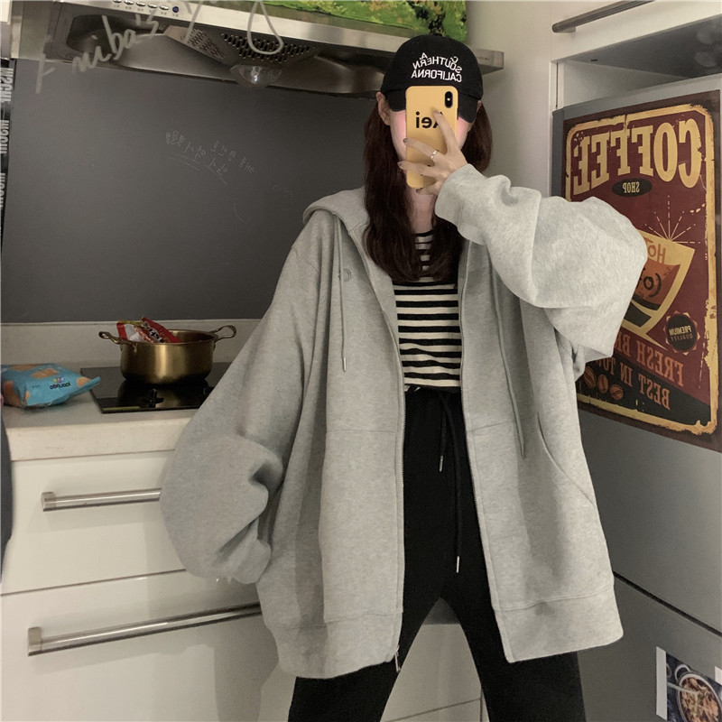 Real shot versatile lettered cardigan sweater