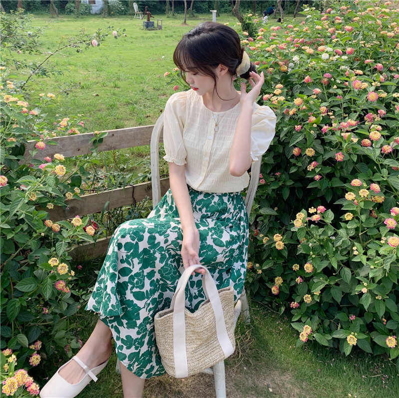 Real time pleated Bubble Sleeve Shirt Short Sleeve + floral skirt A-line umbrella skirt