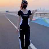 洋气减龄休闲运动瑜伽短袖 黑色时尚 新款 女夏季 两件套 健身跑步套装