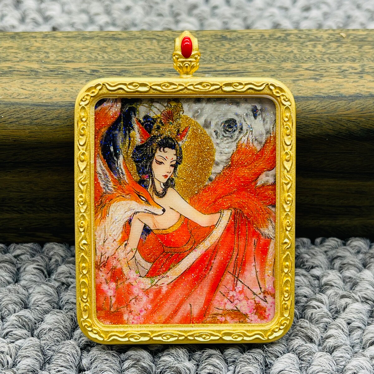 正品洒金手绘美女狐狸唐卡道牌护身符吊坠铜镀金噶乌盒