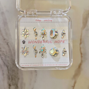 淡白色施华洛美甲钻材料包华子钻美甲秋冬款