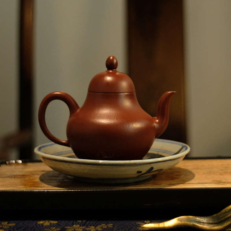 出水流畅手工茶席紫砂壶