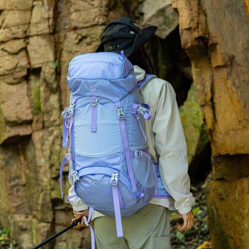 跨境新品45升户外野营登山包大容量轻便防泼水冲顶徒步露营双肩包