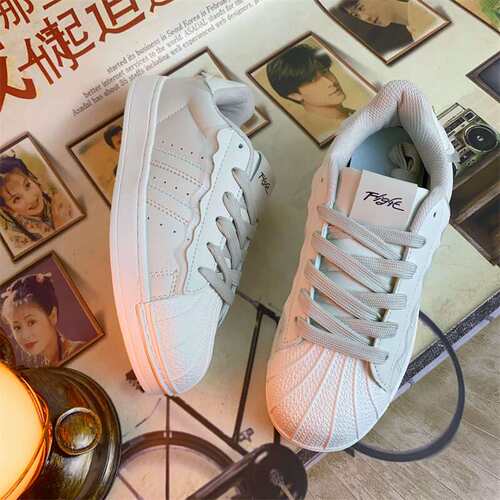 04三条杠贝壳头板鞋情侣款女鞋卡哇伊KT猫日系男女学生校园百搭