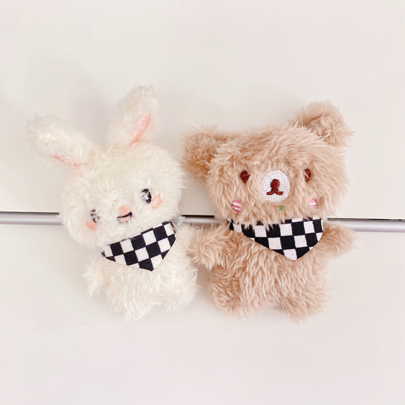 可爱卡通毛茸茸兔子熊配件情侣学生包包服饰鞋袜帽装饰辅料胸针