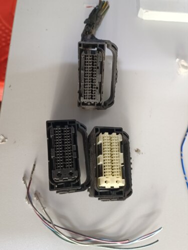 宝马N13N20/N55/B38F18F02发动机电脑板插头电脑版插头原装剪线