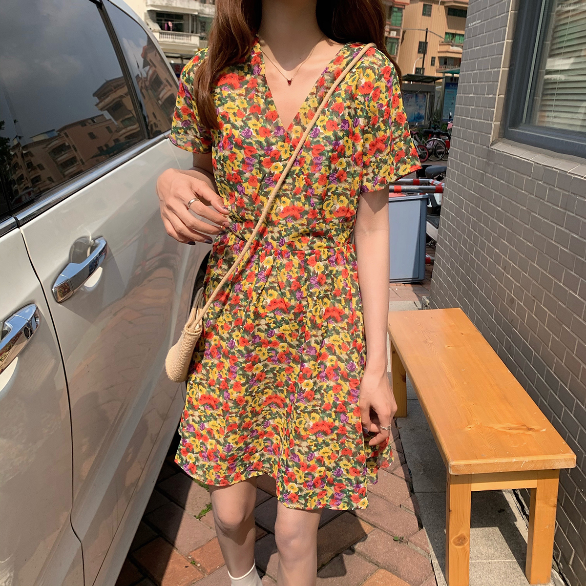 #Real price ᦇ summer French waist close slim V-neck Floral Dress