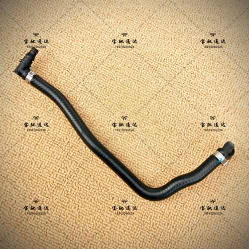 W212 W204 C180 C200 E200 E260 E300L副水壶回流管水箱水管