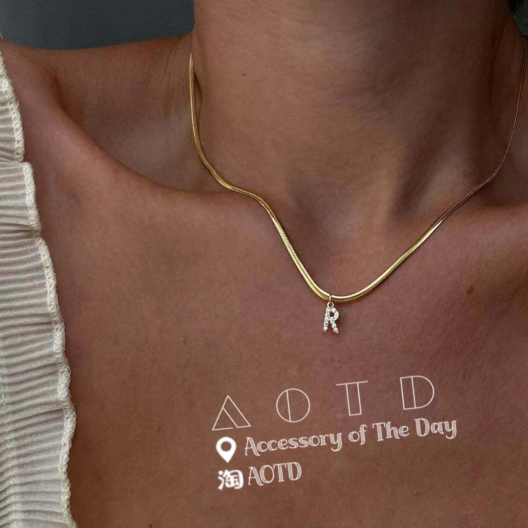 26个英文字母蛇骨链项链 金色小锆石字母 锁骨链 包邮