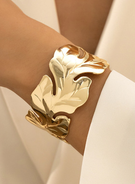 Golden Leaf Bracelet金色叶子手镯轻奢夸张树叶手环开口宽版走秀