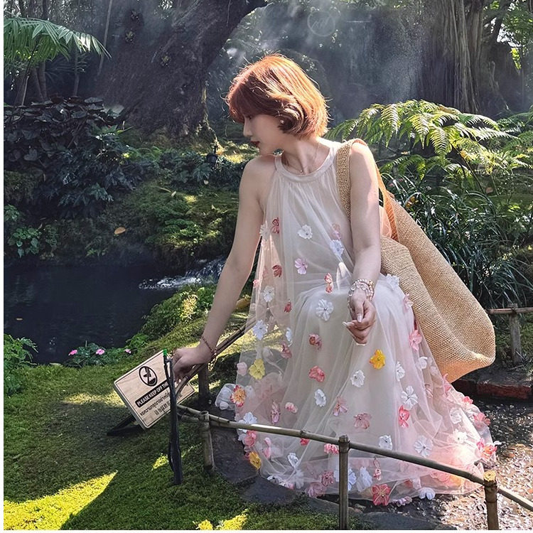 春夏季新款仙气立体花朵长款挂脖背心连衣裙韩版设计小个子吊带裙