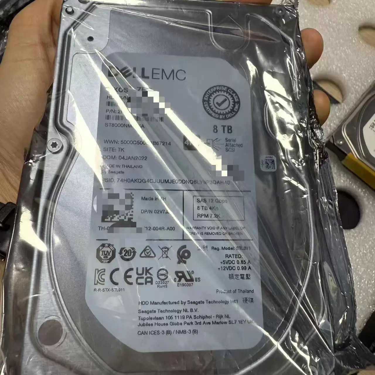 Dell/戴尔 ST8000NM014A 00N660 0N660 8T 7.2K 3.5 12Gb SAS硬盘