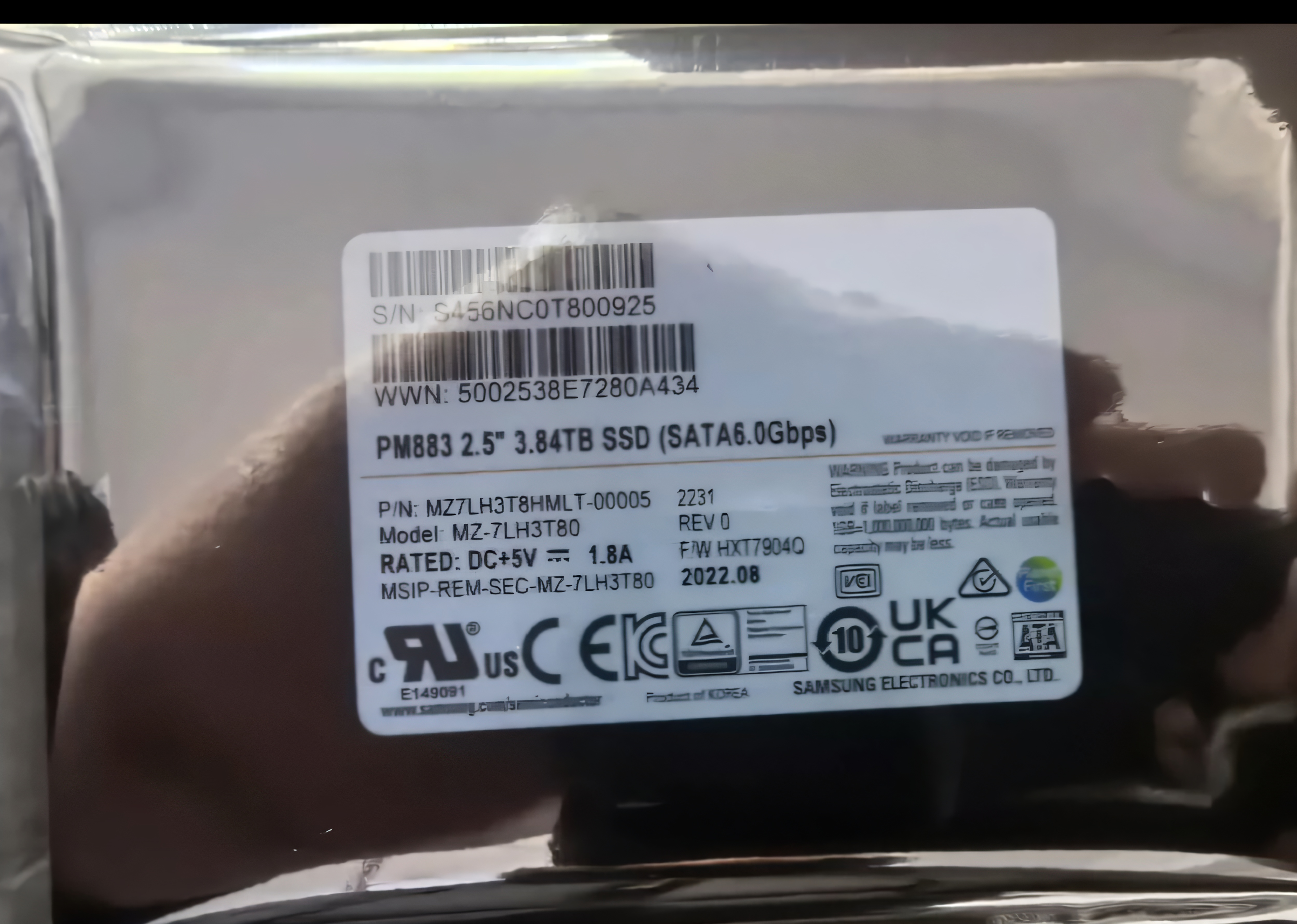 三星现货PM883 3.84TSATA企业级固态硬盘 MZ7LH3T8HMLT-00005