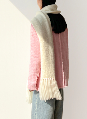 Plain Sight 墨黑、白色羊毛羊绒手作拉毛围巾