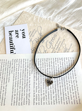 暗夜精灵辣妹Y2K千禧风时尚黑色复古爱心吊坠皮质choker项圈项链