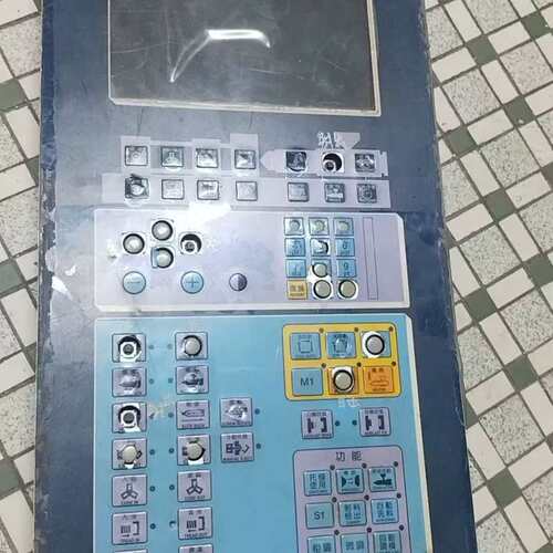议价晶华注塑机控制面板SL800  成色如图 没有可维修