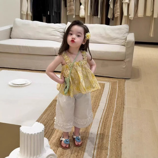 女童套装2026春夏新款儿童吊带小衫背心碎花洋气宝宝白色休闲裤子