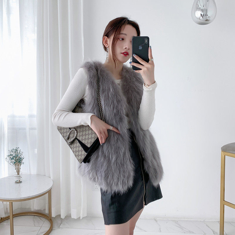 狐狸毛皮草马甲女2024新款中款纯色显瘦修身时尚皮毛一体真毛马甲
