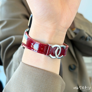 适用苹果手表表带iwatchS11小蛮腰亮面漆皮8字磁吸扣applewatch10