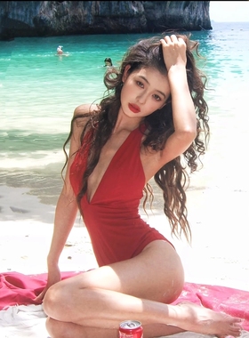 复古港风辣妹红色挂脖性感露背三角连体泳衣女高级感显瘦度假温泉