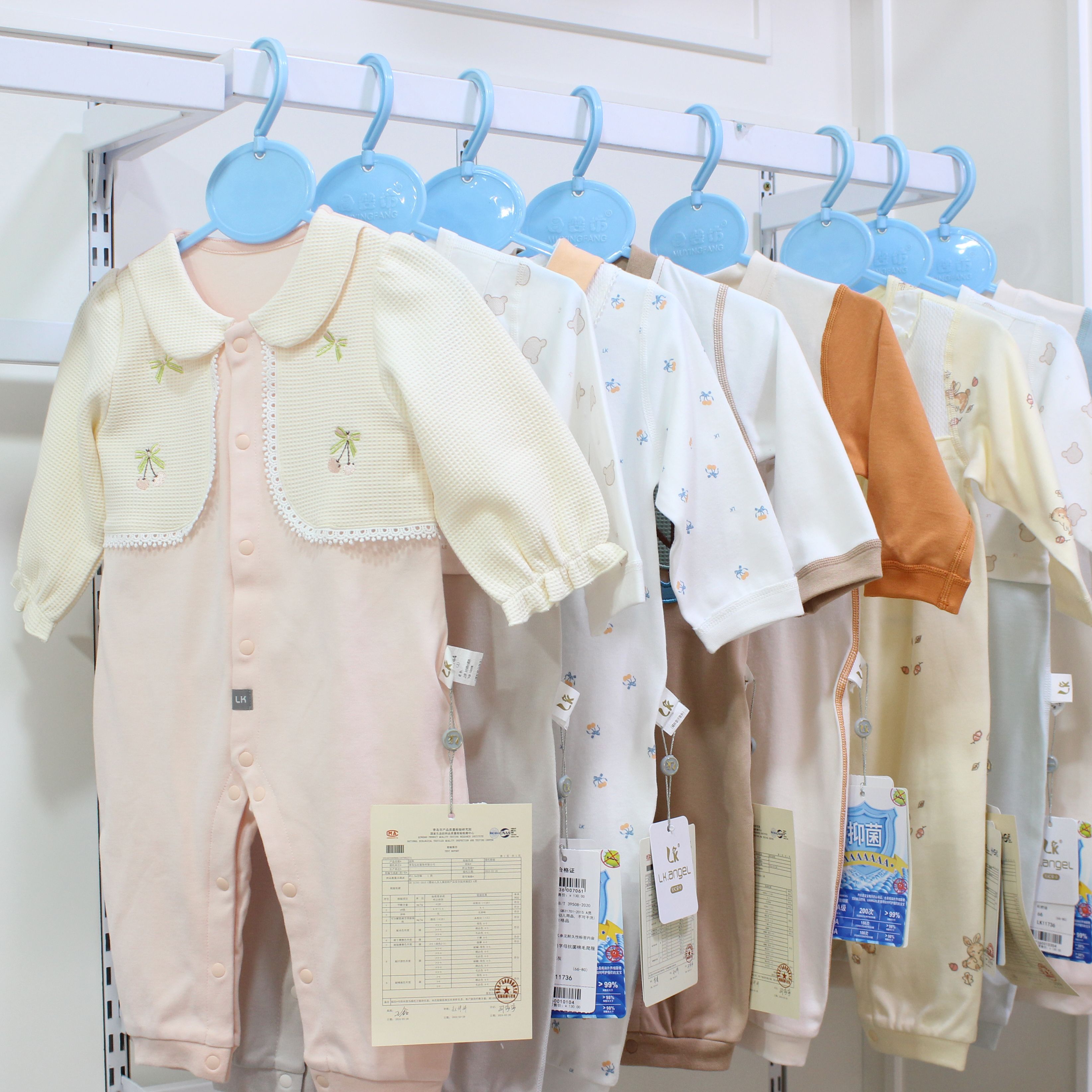 拉K婴幼儿连体衣春秋2025新款哈衣时尚男女宝宝爬爬服外出服抱A类