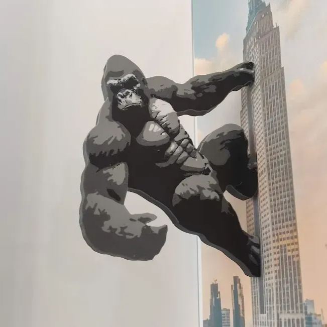 跨境热销2025爆款Magnetic King Kong大猩猩礼物装饰公仔摆件肌肉