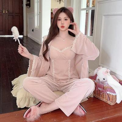 珊瑚绒法式蕾丝保暖三件套睡衣女