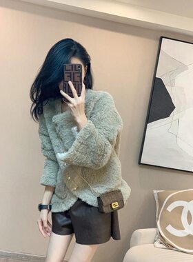 小香风羊羔绒短款毛毛外套