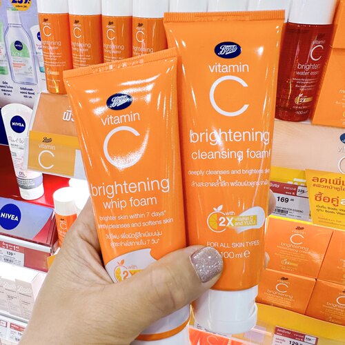 泡沫BOOTS洁面凝胶干性丰富提亮