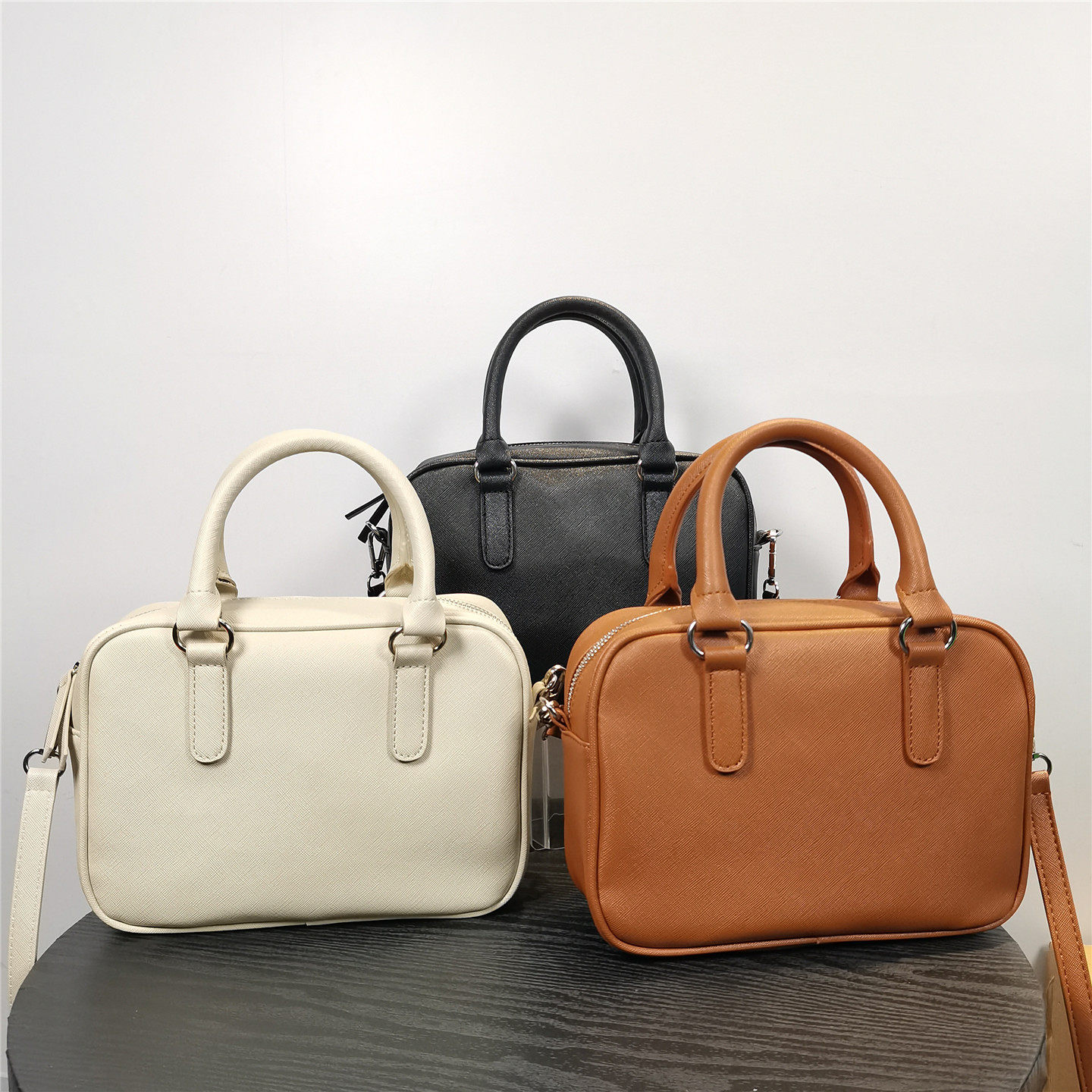 出口西班牙小众设计手提包通勤波士顿包保龄球包单肩斜挎女包简约,箱包皮具/热销女包/男包,波士顿包,淘宝优惠券,粉丝福利购,淘宝优惠卷