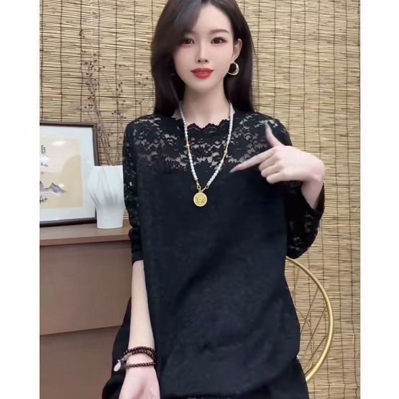 2026秋季新款女装黑色蕾丝拼接长袖衬衫宽松圆领套头打底衫图片