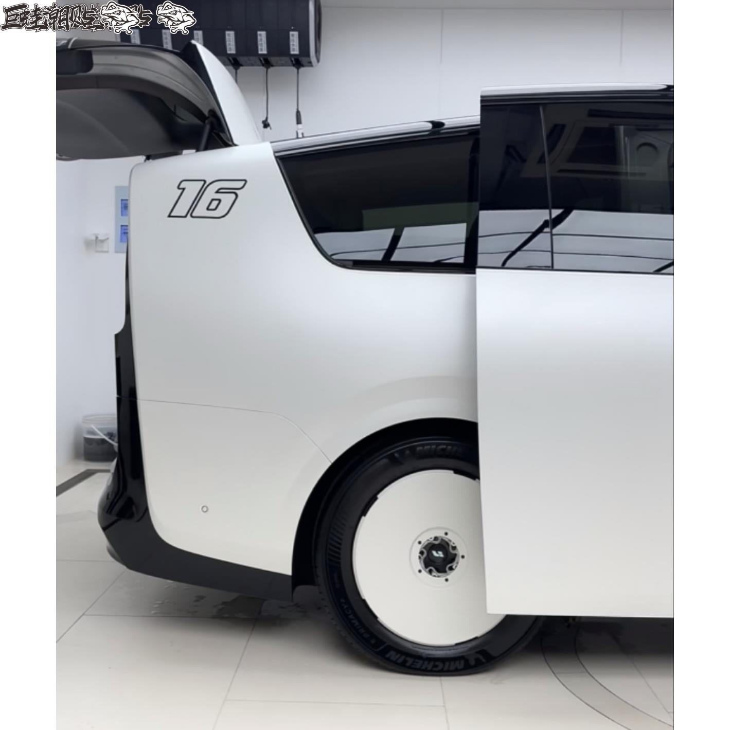 理想MEGA16侧窗贴纸保时捷F1勒克莱尔勒芒宝马汽车拉花奔驰法拉利