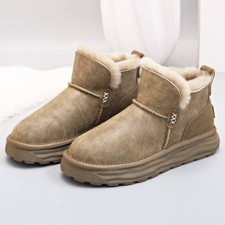 时尚短筒雪地靴女加厚羊毛短靴子