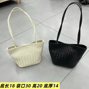 手工编织牛皮女包2025新款洋气浅色纯色大气真皮软单肩托特包潮