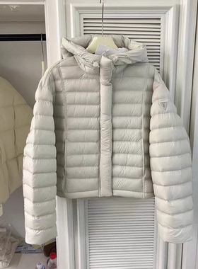 28011高端连帽短款90鹅绒服外套女2025秋冬新款保暖排骨羽绒服女