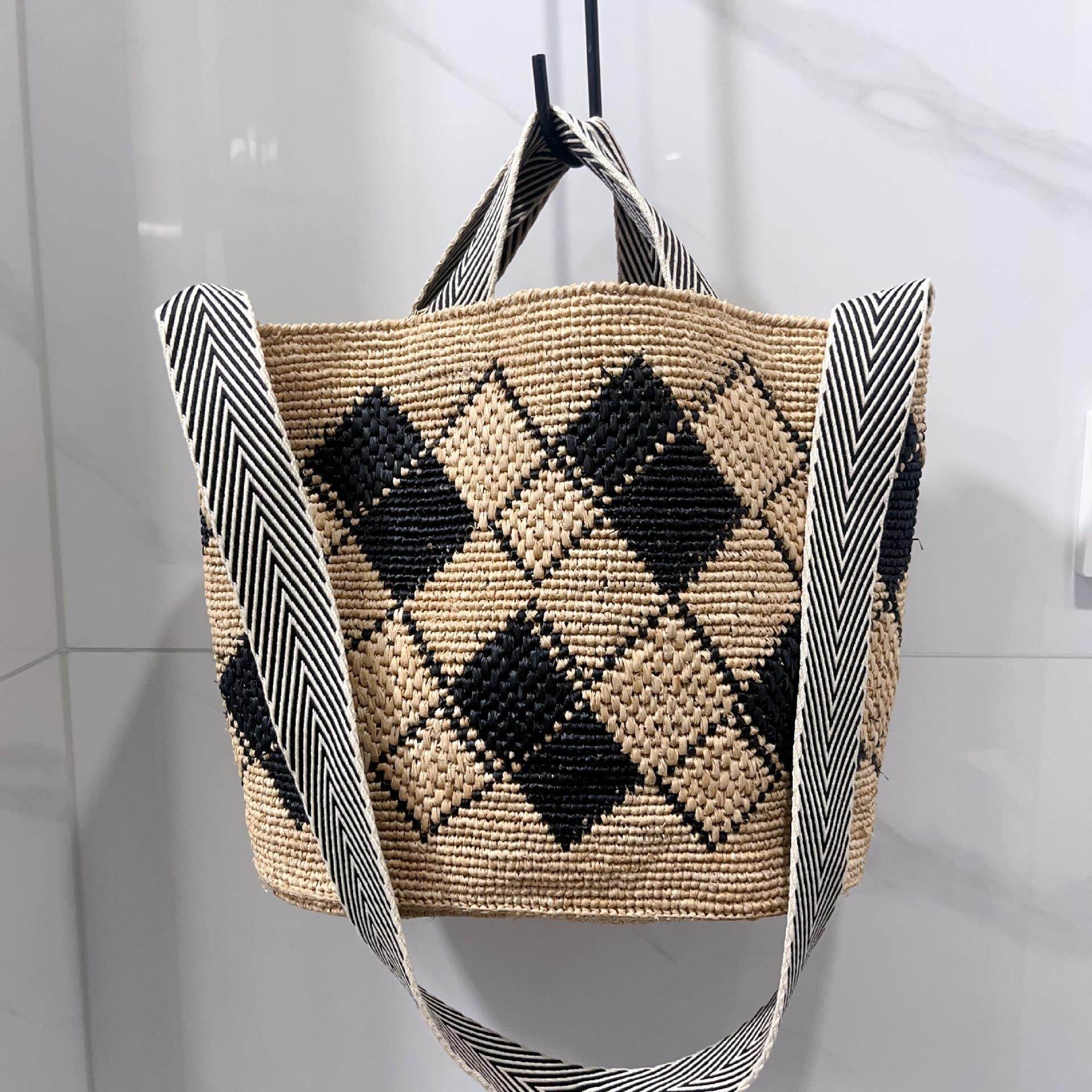 日本新款手工编织拼色格纹手提包女士通勤斜挎水桶包度假托特包