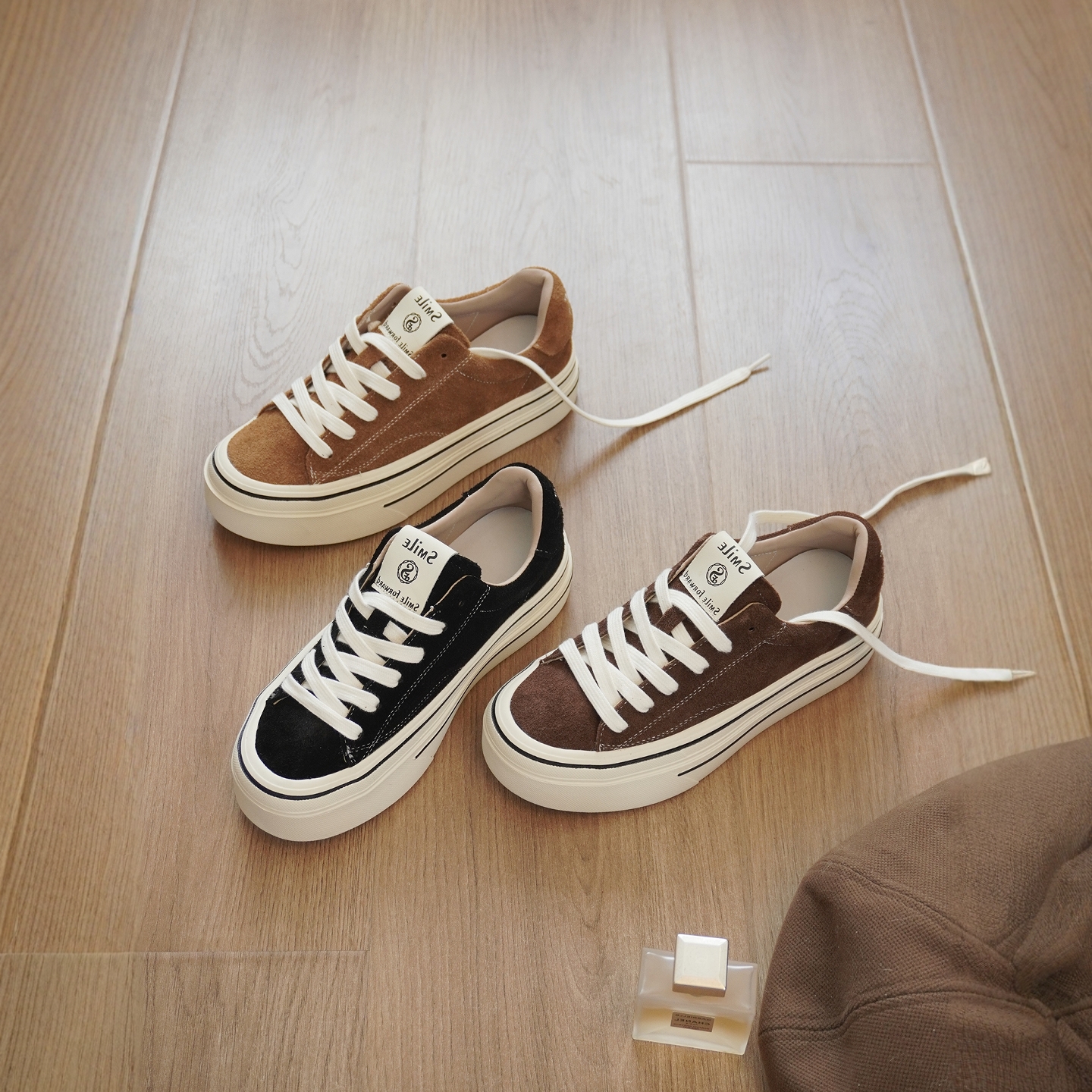 磨砂牛皮舒服不累脚板鞋女厚底鞋