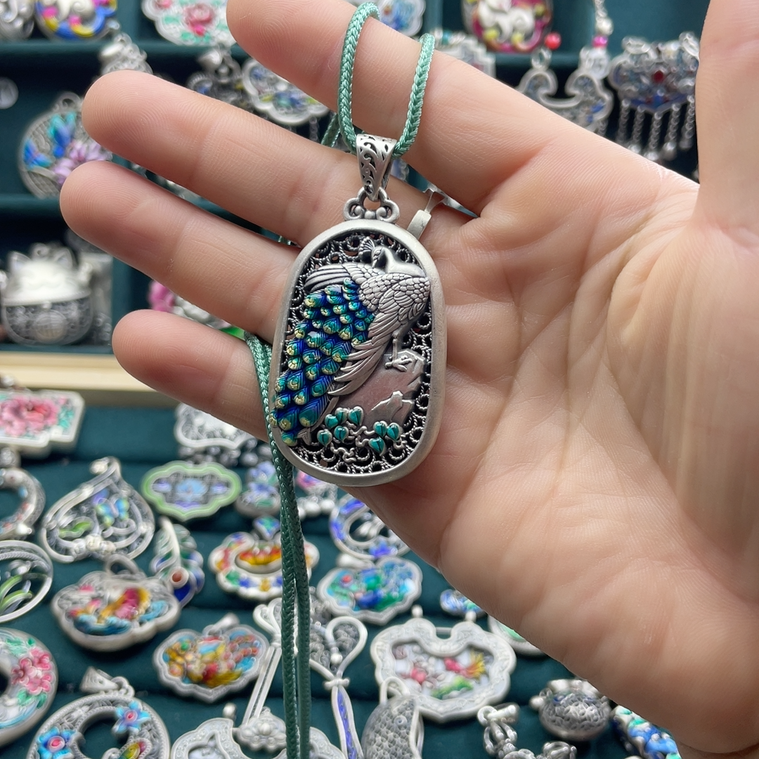 镂空花丝女纯银孔雀吊坠荣华富贵